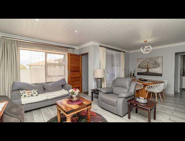 3 BEDROOM HOUSE FOR SALE IN DANA BAY